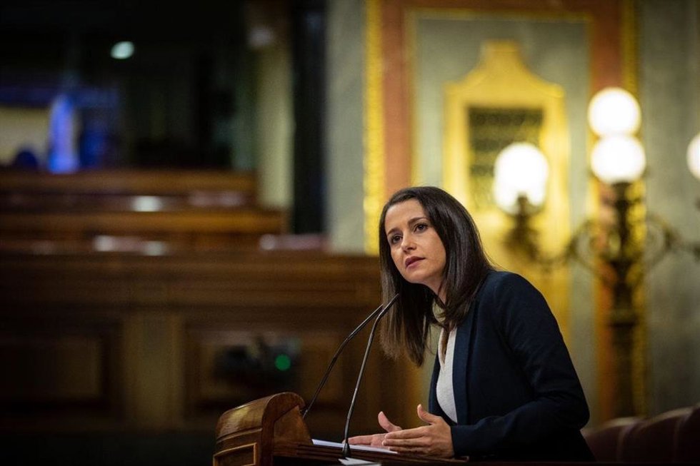 Archivo - La presidenta de Ciudadanos, Inés Arrimadas, en la tribuna del Congreso de los Diputados.