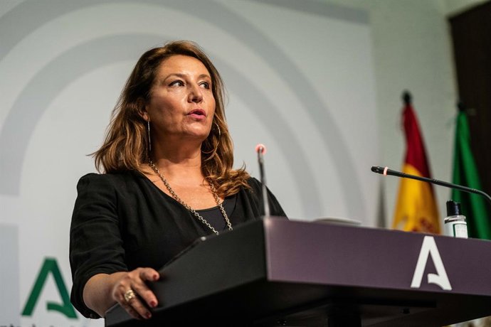 Archivo - La consejera de Agricultura, Ganadería, Pesca y Desarrollo Sostenible, Carmen Crespo, comparece en rueda de prensa tras el Consejo de Gobierno a 21 de septiembre 2021 en Sevilla (Andalucía)