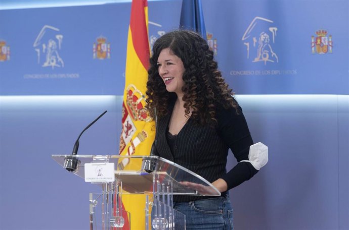 La portavoz adjunta de Unidas Podemos en el Congreso, Sofía Castañón, ofrece una rueda de prensa antes de participar en una reunión de la Junta de Portavoces en el Congreso de los Diputados, a 3 de noviembre de 2021, en Madrid, (España).