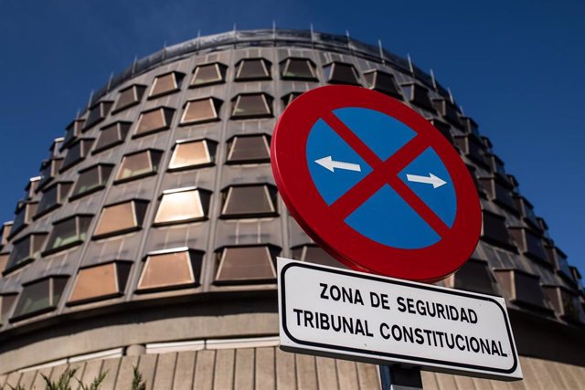 Fachada del Tribunal Constitucional, a 15 de octubre de 2021, en Madrid (España).