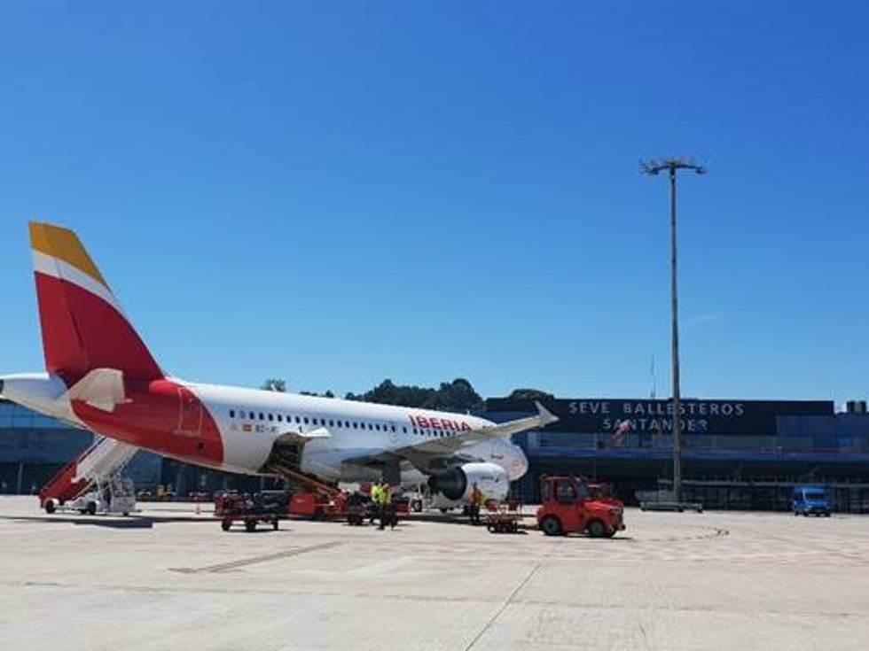 Archivo - Avión de Iberia