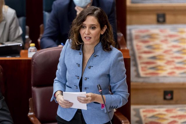 La presidenta de la Comunidad de Madrid, Isabel Díaz Ayuso, en una sesión de control en la Asamblea de Madrid, a 4 de noviembre de 2021, en Madrid, (España).  El Pleno de la Asamblea de Madrid de este jueves centra su debate en el Proyecto de Presupuestos