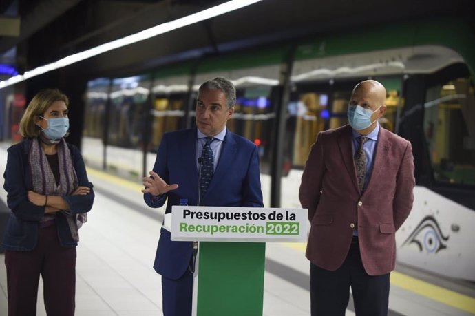 Elías Bendodo en rueda de prensa en Málaga