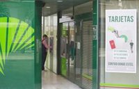 Unicaja Banco plantea reducir 354 empleos y el cierre de 36 oficinas en Andalucía