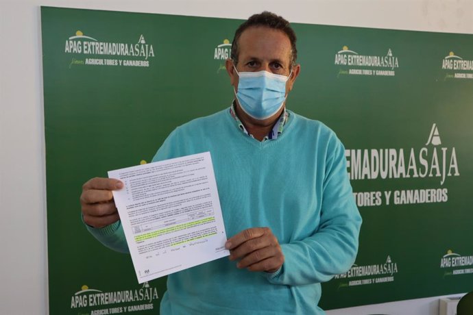 El presidente de APAG Extremadura Asaja, Juan Metidieri, en rueda de prensa en Mérida