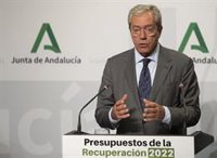 Velasco defiende los "ejes" del presupuesto y pide al rector de la US que concrete "de dónde detraer" fondos