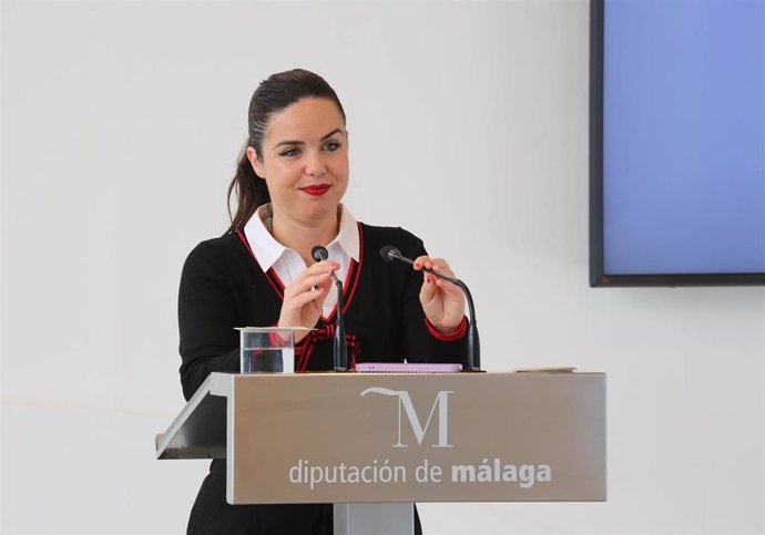 La diputada de Igualdad, Lourdes Piña, presenta los talleres de inserción sociolaboral en Álora, Ardales y Valle de Abdalajís de la Diputación
