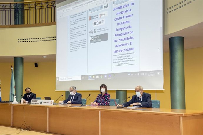 La consejera de Economía, María Sánchez, en el foro