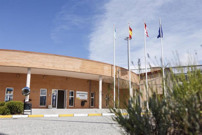 Archivo - Exterior de la prisión de Segovia hasta donde se ha trasladado al presunto asesino del niño de 9 años de Lardero.