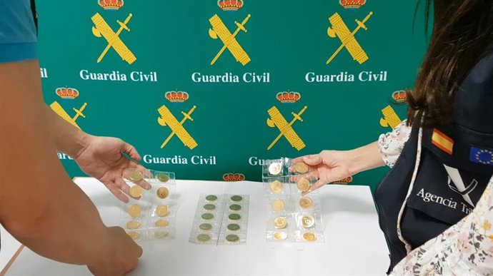 Monedas de oro intervenidas en el aeropuerto de Palma a un hombre que iba a viajar a Estados Unidos.