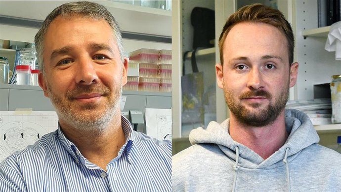 Los investigadores Miguel López y Edward Milbank