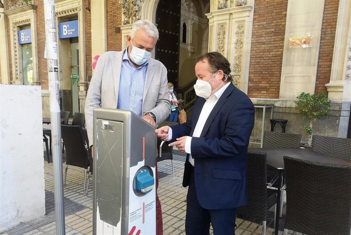 Los concejales de Cs en el Ayuntamiento de Sevilla Miguel Ángel Aumesquet y Lorenzo López.