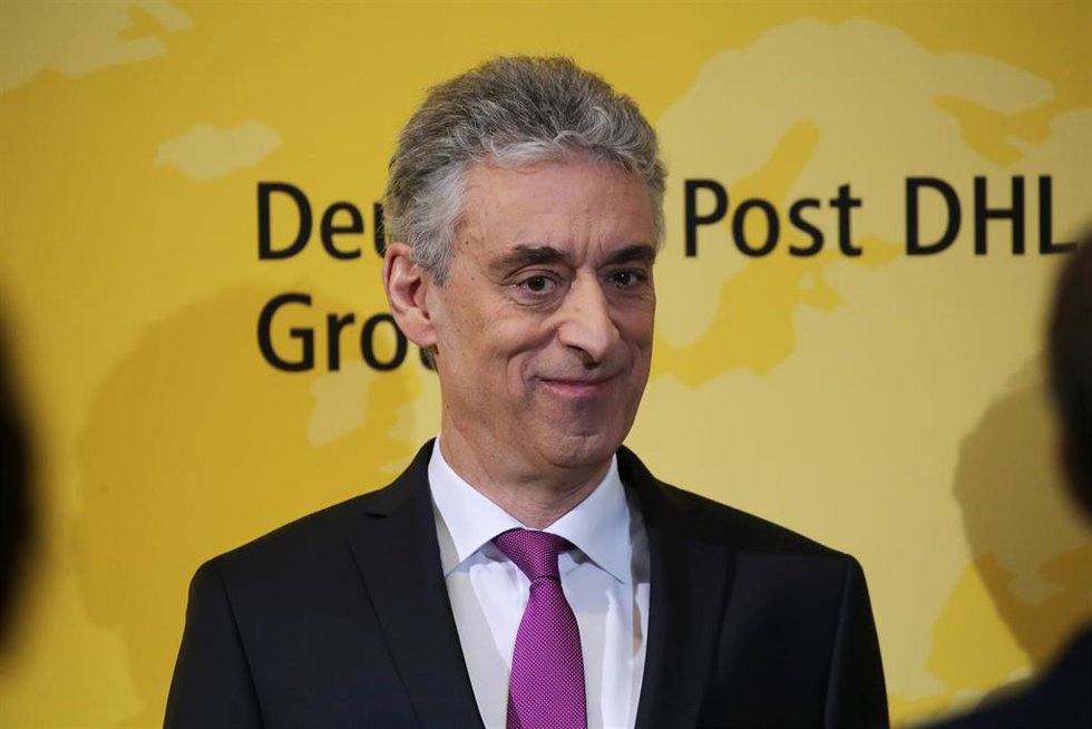 Archivo - 10 March 2020, North Rhine-Westphalia, Troisdorf: Frank Appel, Chairman of the Board of Management of Deutsche Post, arrives to attend the annual press conference of Deutsche Post. Photo: Oliver Berg/dpa