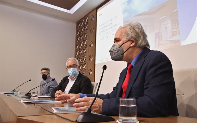 Presentación del informe sobre los 'Espacios Nubeteca'.