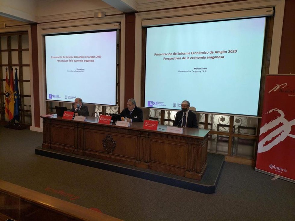 Presentación del Informe Económico de Aragón, editado por la Fundación Basilio Paraíso e Ibercaja.