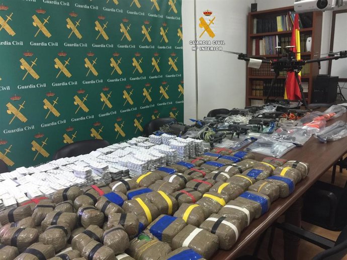 Desarticulan una red dedicada a llevar psicotrópicos a Marruecos en drones que volvían a Ceuta con hachís