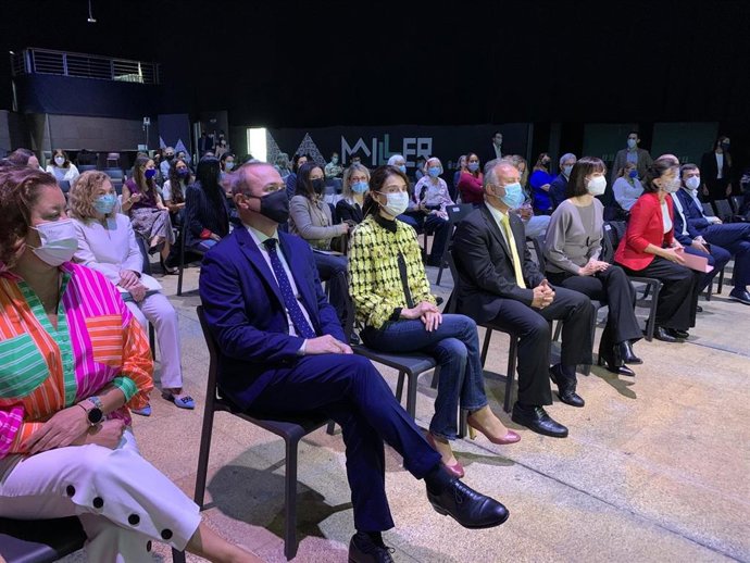 El alcalde de Las Palmas de Gran Canaria, Augusto Hidalgo, con las ministra de Justicia, Pilar Llop, el presidente de Canarias. Ángel Víctor Torres, y la ministra de de Ciencia e Innovación, Diana Morant