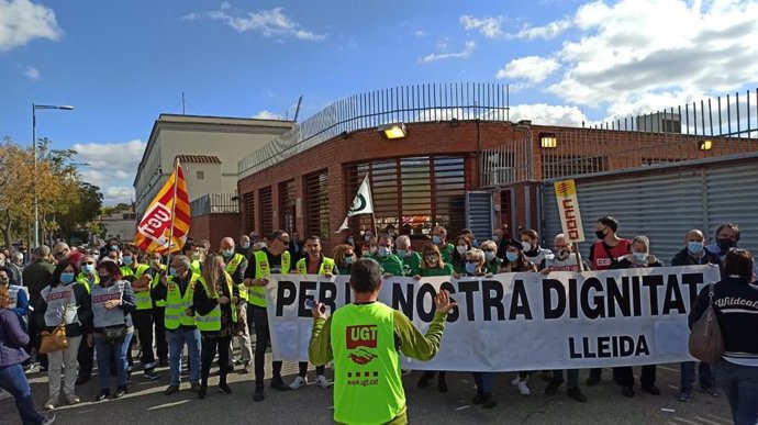 Concentración de trabajadores y trabajadoras del Centre Penitenciari Ponent, este jueves