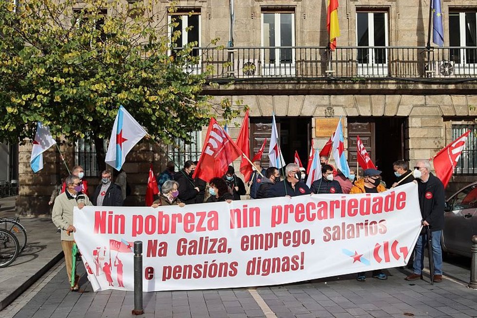 Jubilados y pensionistas se concentran en A Coruña para rechazar la futura reforma de las pensiones