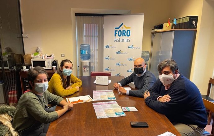 Reunión de Foro Gijón con responsables de Abierto hasta el Amanecer