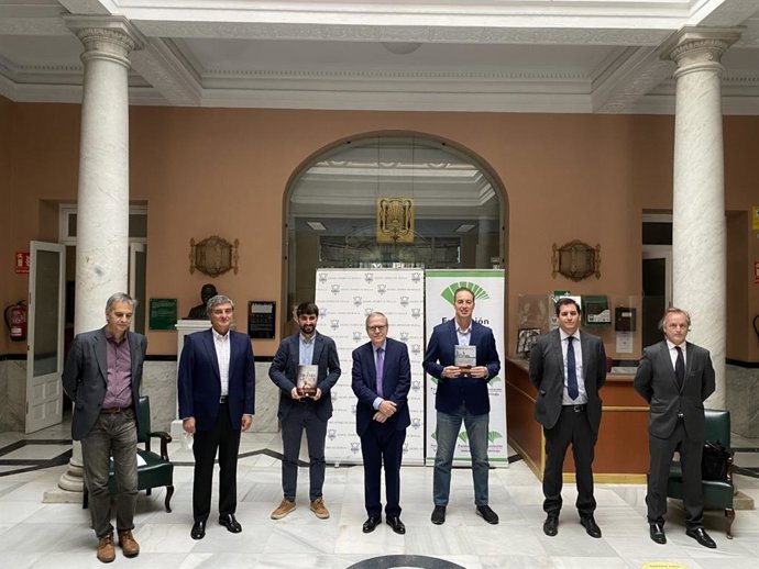 El Ateneo ha acogido la presentación de las novelas ganadoras de sus premios.