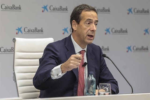 El consejero delegado de CaixaBank, Gonzalo Gortázar, en la presentación de los resultados de los nueve primeros meses de 2021, en el edificio de CaixaBank, a 29 de octubre de 2021, en Valencia, Comunidad Valenciana, (España).