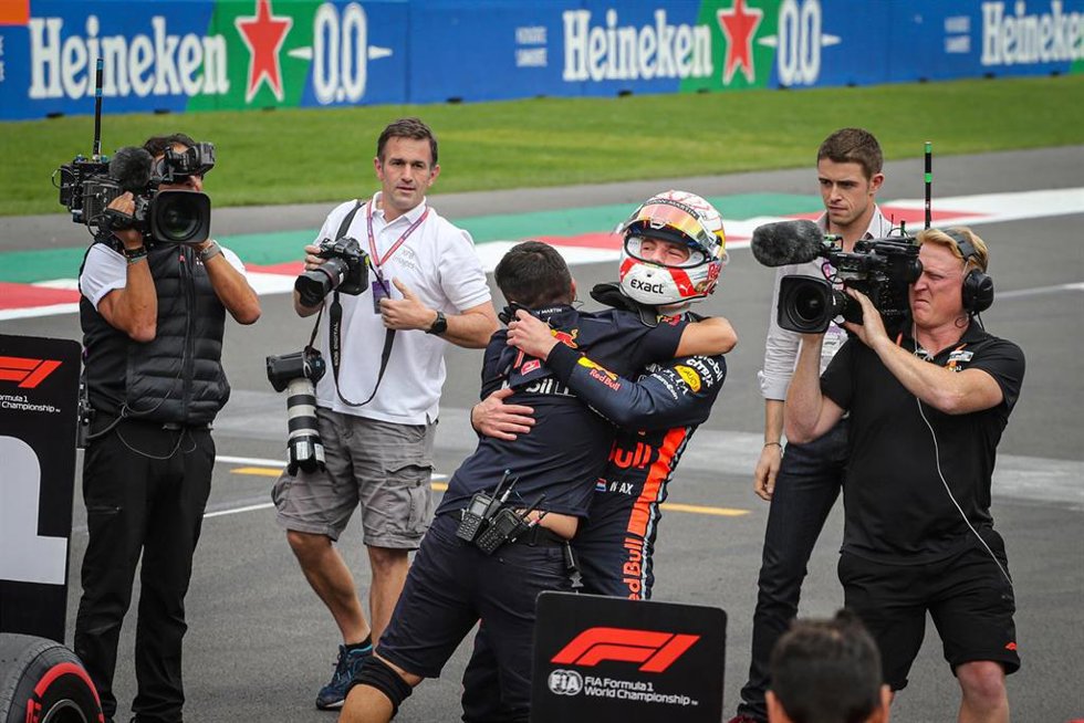 Archivo - Verstappen celebra la 'pole' en el Gran Premio de México de 2019
