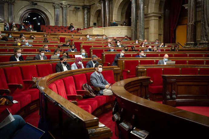 El vicepresidente de la Generalitat de Catalunya, Jordi Puigneró, en una sesión plenaria del Parlament, a 4 de noviembre de 2021, en Barcelona, Cataluña (España). La ley de la ciencia de Catalunya y una proposición de ley de la CUP que plantea internali
