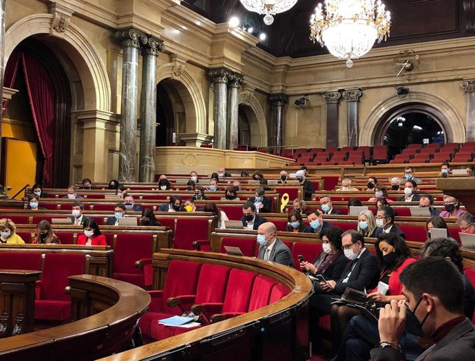 Pleno del Parlament de Catalunya, en Barcelona, a 4 de noviembre de 2021.