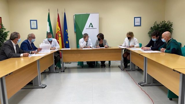 Visita de Catalina García a la UCI del Hospital Alto Guadalquivir de Andújar (Jaén)