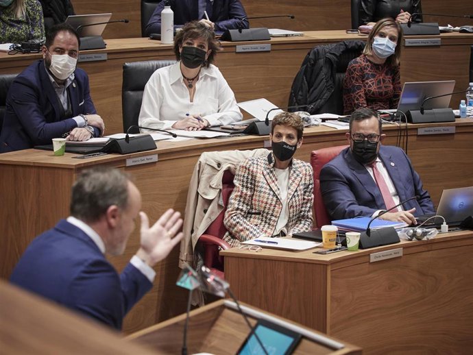 El presidente de UPN y portavoz de Navarra Suma, Javier Esparza, interviene durante el Debate sobre el Estado de la Comunidad en el pleno del Parlamento de Navarra, a 4 de noviembre de 2021, en Pamplona, Navarra, (España). El pleno del Parlamento de Nav