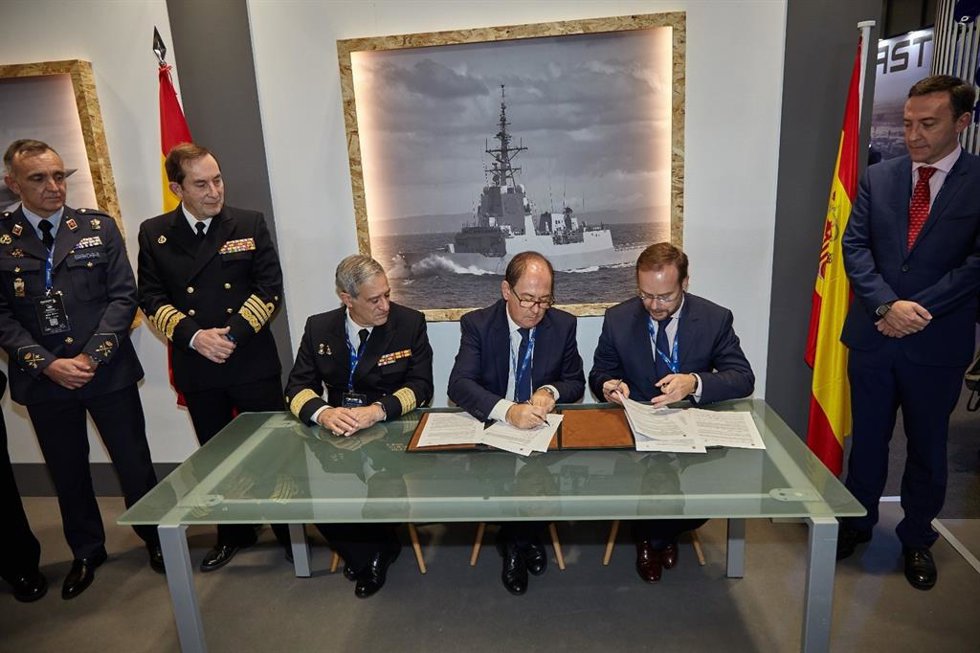 Firma de la oder de ejecución para la construcción del BAM-IS en el astillero de Puerto Real.