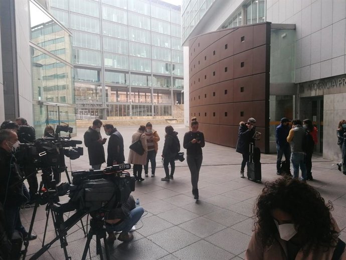 Medios de comunicación, periodistas en el juicio en Oviedo por el asesinato del concejal de Llanes Javier Ardines