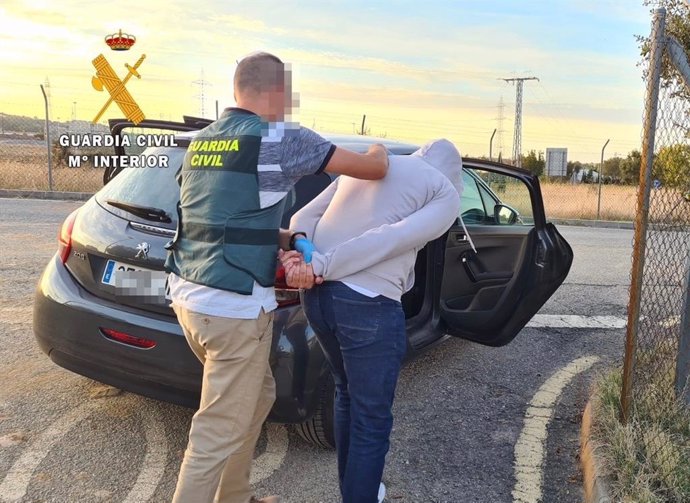 La Guardia Civil detiene a un hombre por cometer estafas telefónicas
