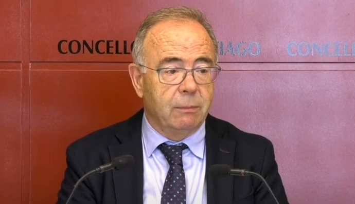 El alcalde de Santiago, Xosé Sánchez Bugallo, en rueda de prensa