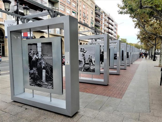 50 Imágenes De 50 Fotógrafos Recrean En Una Muestra En El Espolón La España De Los Últimos 80 Años