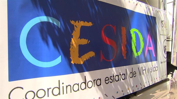 Archivo - Carroza de CESIDA con motivo del Orgullo LGTBI 2018