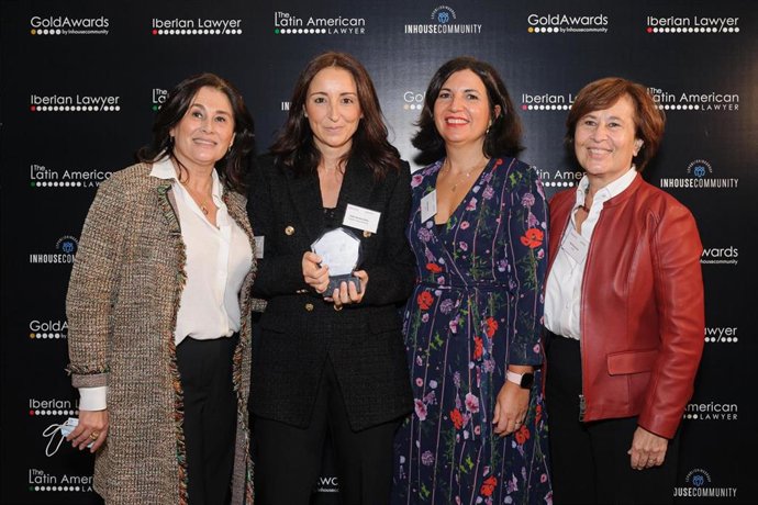 Responsables de Cepsa recogen el galardón