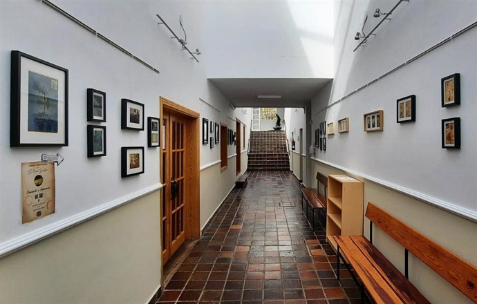 Exposición 'Caminantes e itinerarios' de 'El Niño Sombra' que se muestra en Casa de Venezuela