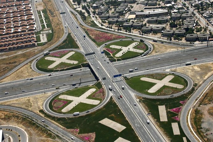 Archivo - Una de las autopistas de Abertis en Chile