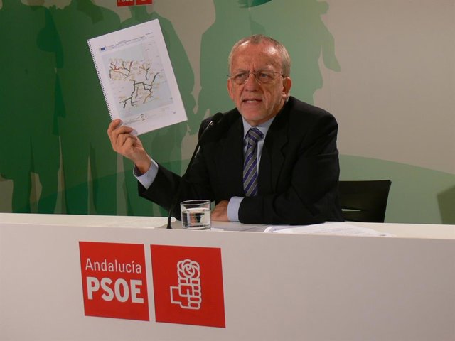 Archivo - El exconsejero andaluz del PSOE-A Manuel Pezzi, en una foto de archivo