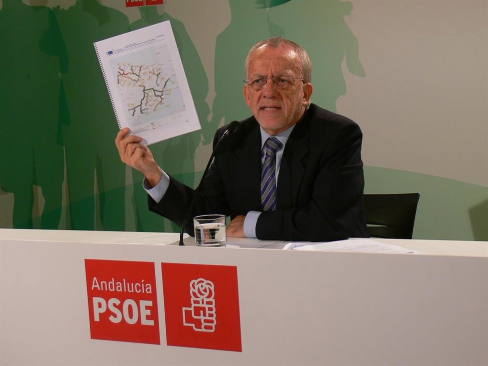 Archivo - El exconsejero andaluz del PSOE-A Manuel Pezzi, en una foto de archivo