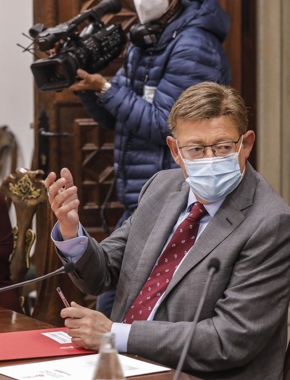 El president de la Generalitat, Ximo Puig, durante una reunión con personas expertas para analizar la evolución de la pandemia de Covid-19, en el Palau de la Generalitat, a 26 de octubre de 2021, en Madrid (España). El presidente de la Generalitat valen