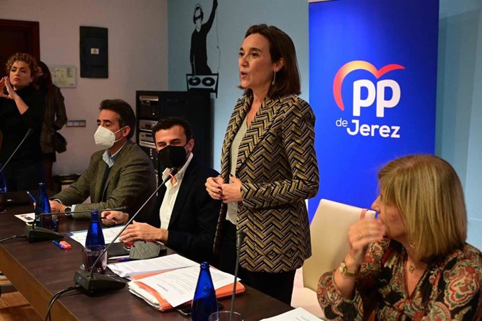 Gamarra presentando las enmiendas de los PGE a colectivos sociales de Jerez.