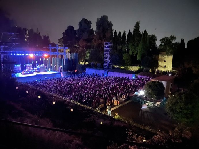 Actuación en el Teatro del Generalife, en el conjunto monumental de la Alhambra.