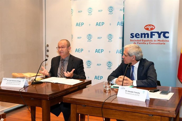 Doctores Juan Antonio Ortega y Salvador Tranche.