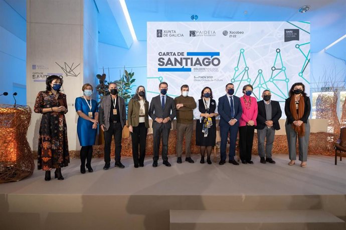 El presidente de la Xunta, Alberto Núñez Feijóo, participa en la inauguración del foro 'Carta de Santiago: diálogos para unha sociedade de futuro'.