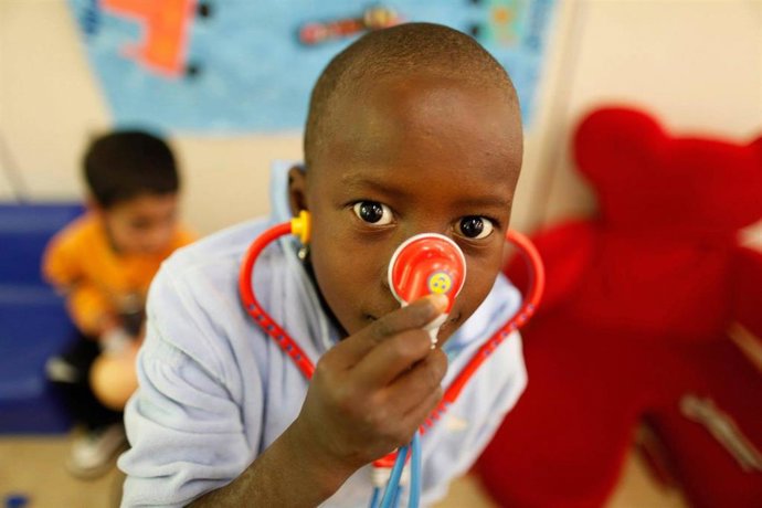 La Fundación Tierra Hombres, durante 25 años, ha trasladado a casi 800 niños de países africanos para intervenir su cardiopatía.