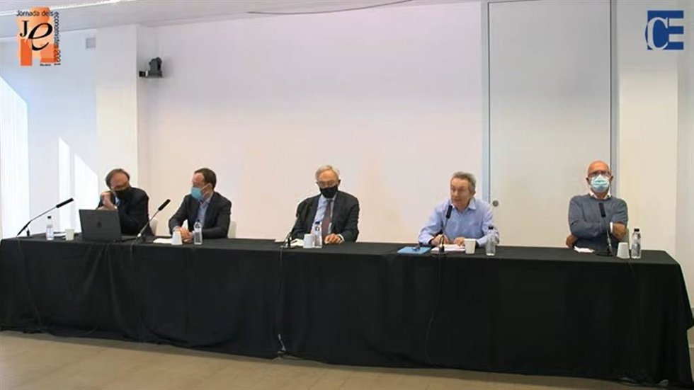 Momento de la mesa redonda sobre la ampliación del Aeropuerto de Barcelona-El Prat.