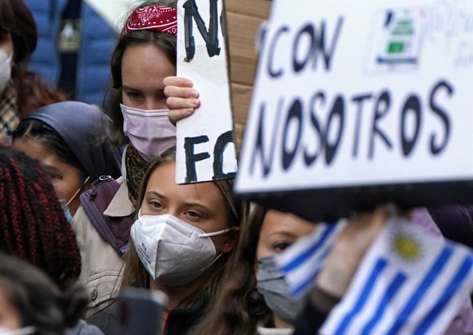 05 November 2021, United Kingdom, Glasgow: Swedish climate activist Greta Thunberg takes part in the Fridays for Future Scotland march through Glasgow during the UN Climate Change Conference (COP26). Photo: Andrew Milligan/PA Wire/dpa